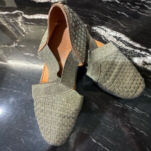 Bernie Mev woven, metallic slip on shoes in size women’s 37 (6.5-7)